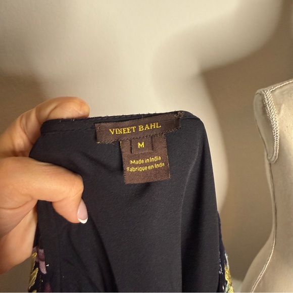 Vineet Bahl Anthropologie Vivienne Floral Embroidered Blouse Size M - Picture 6 of 8